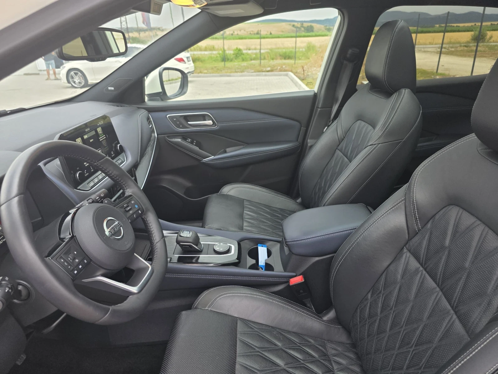 Nissan Qashqai 4?4 ШВЕЙЦАРИЯ ЛИЗИНГ ПЕРФЕКТЕН, снимка 16 - Автомобили и джипове - 55211591