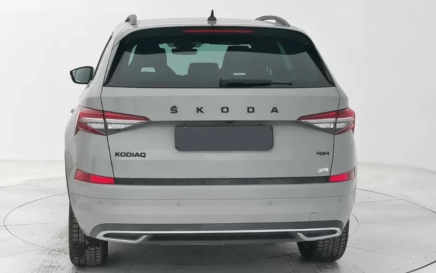 Skoda Kodiaq 2.0 TDI Sportline 4x4 , снимка 4 - Автомобили и джипове - 55663090