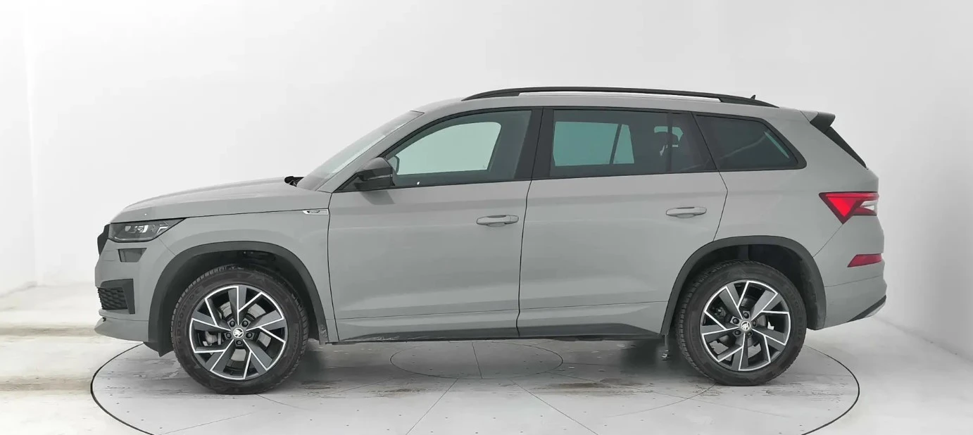 Skoda Kodiaq 2.0 TDI Sportline 4x4 , снимка 2 - Автомобили и джипове - 55663090
