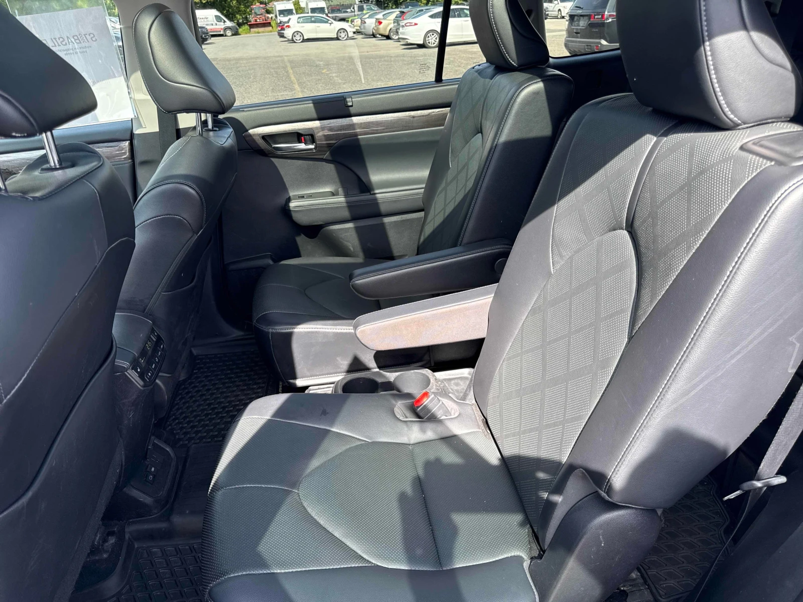 Toyota Highlander * Hybrid Limited AWD * CARFAX * АВТОКРЕДИТ, снимка 14 - Автомобили и джипове - 56087198