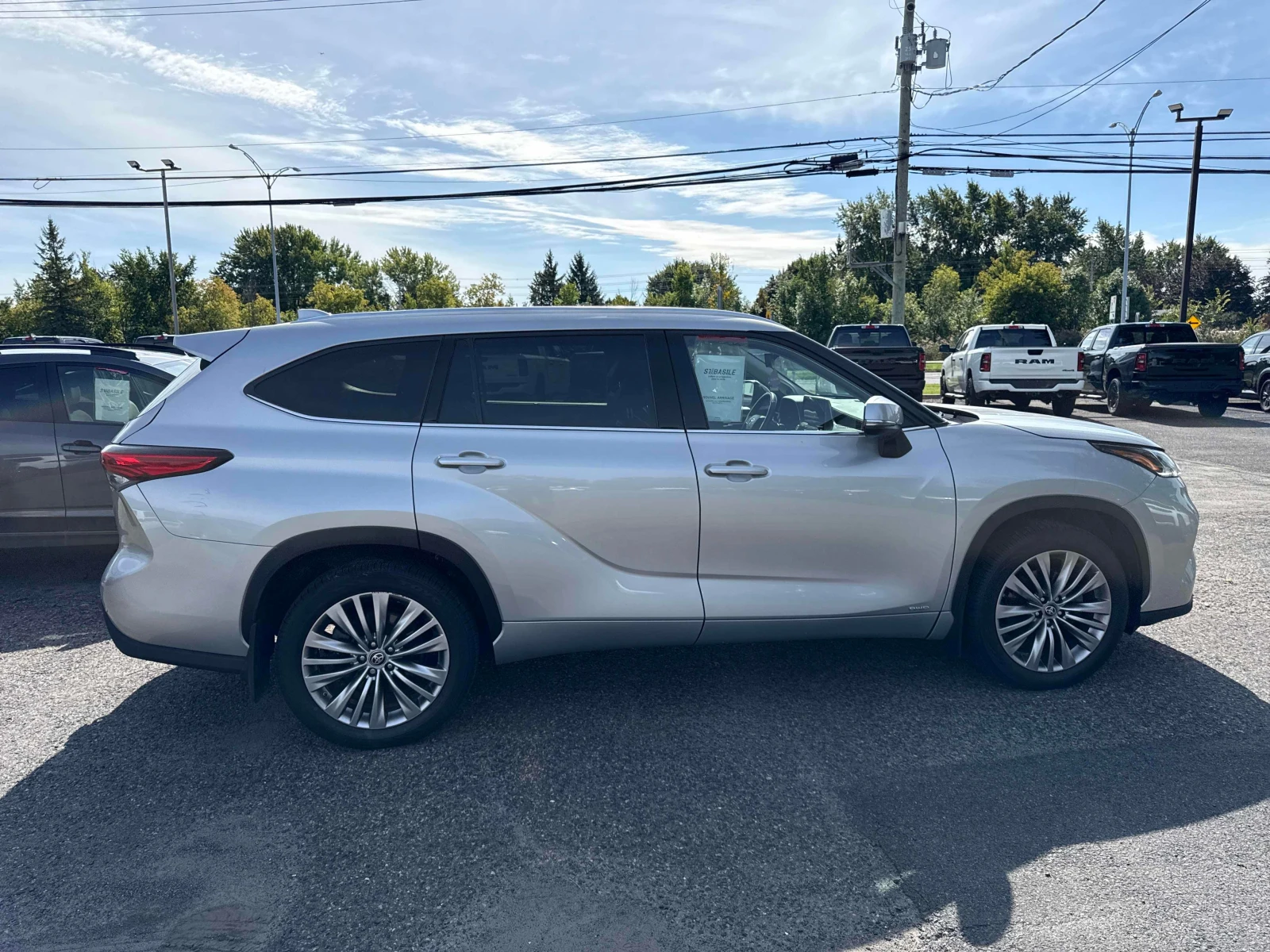 Toyota Highlander * Hybrid Limited AWD * CARFAX * АВТОКРЕДИТ, снимка 3 - Автомобили и джипове - 56087198