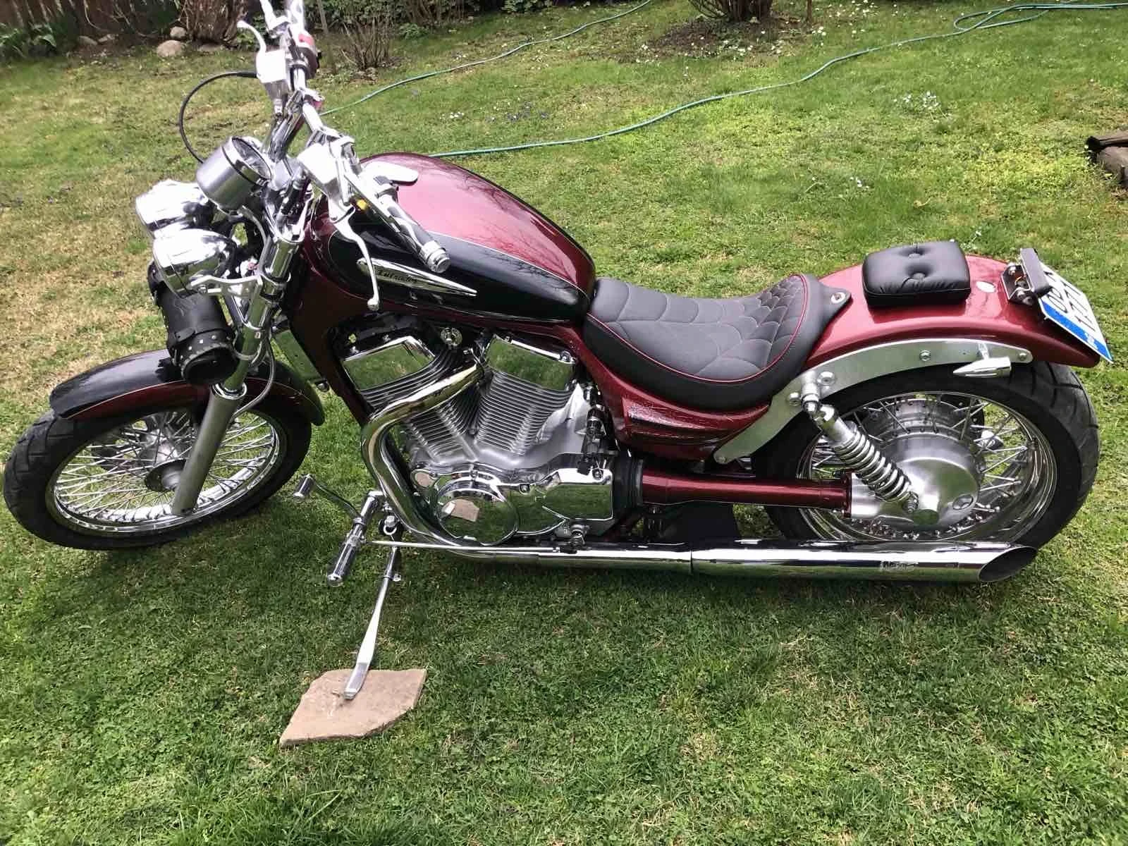 Suzuki Intruder