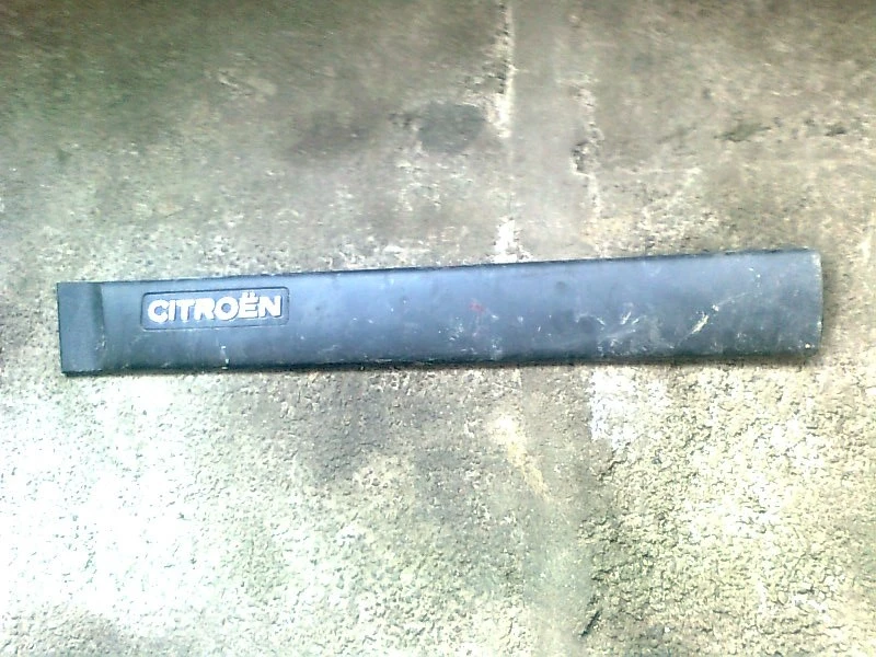 лайсна предна лява врата за Ситроен Берлинго