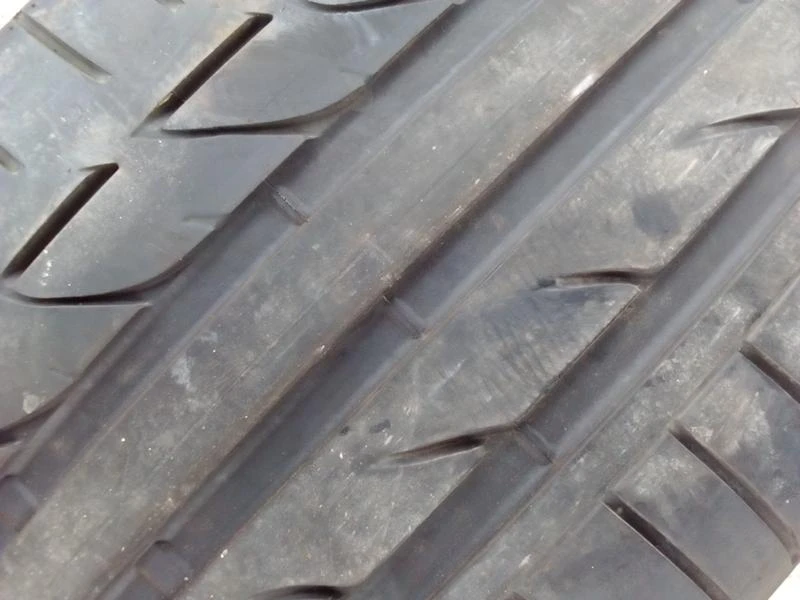 Гуми Летни 275/40R19, снимка 2 - Гуми и джанти - 18871875