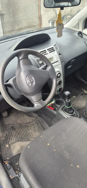 Toyota Yaris Лек, снимка 6