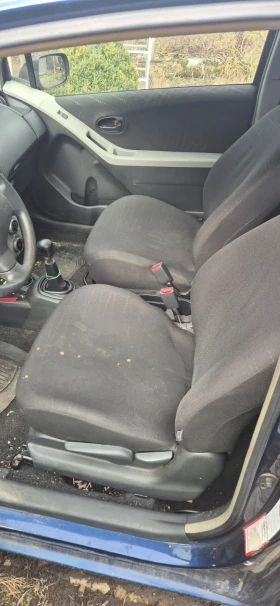 Toyota Yaris Лек, снимка 7
