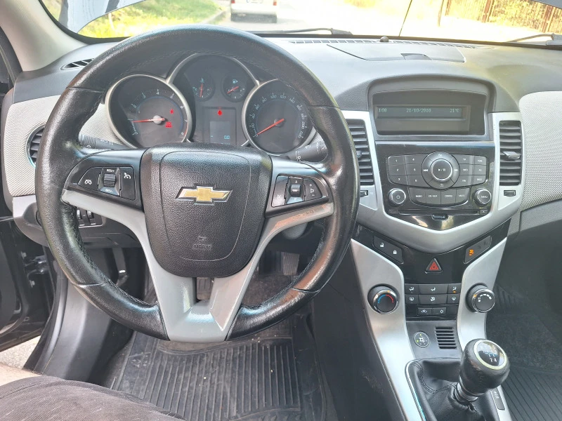 Chevrolet Cruze 1.8, снимка 7 - Автомобили и джипове - 47560433