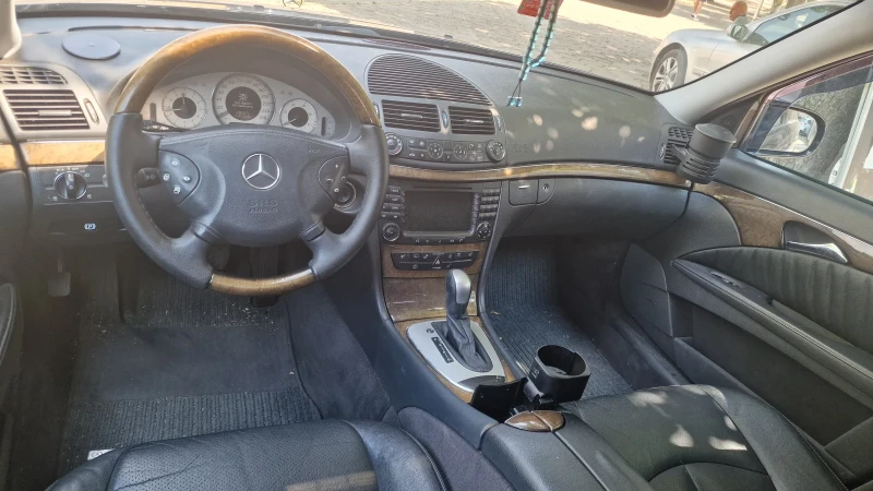 Mercedes-Benz E 270, снимка 6 - Автомобили и джипове - 47106923