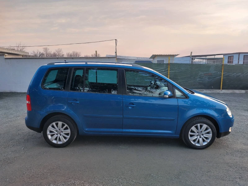 VW Touran 2.0tdi, 6ск, снимка 10 - Автомобили и джипове - 48780690