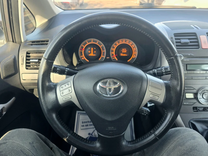 Toyota Auris KЛИМАТРОНИК/ПАРКТРОНИК/1.6VVT-i, снимка 10 - Автомобили и джипове - 49529311