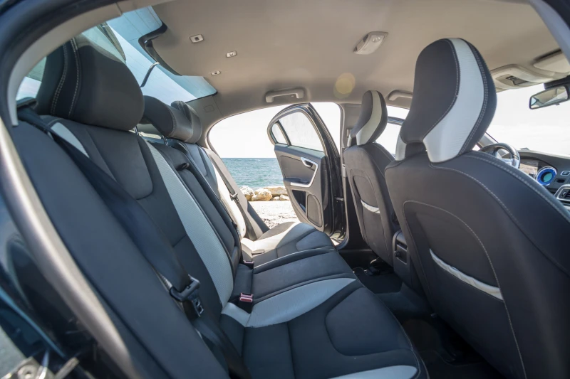 Volvo S60 R-design, снимка 14 - Автомобили и джипове - 51967414