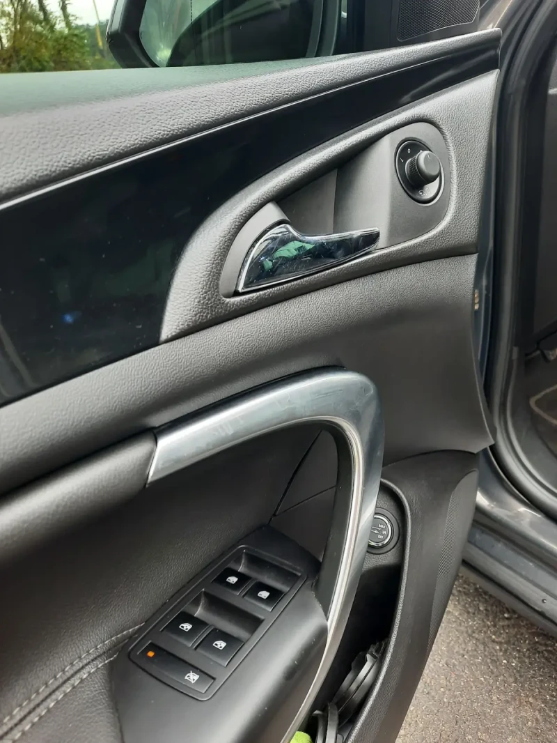 Opel Insignia, снимка 16 - Автомобили и джипове - 52211151