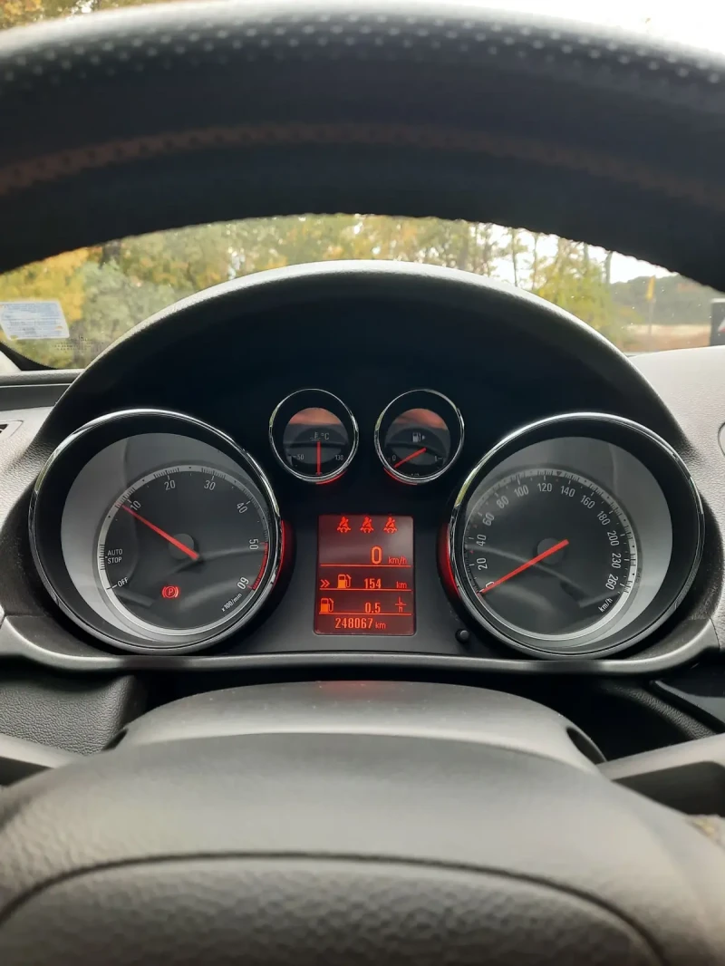 Opel Insignia, снимка 15 - Автомобили и джипове - 52211151