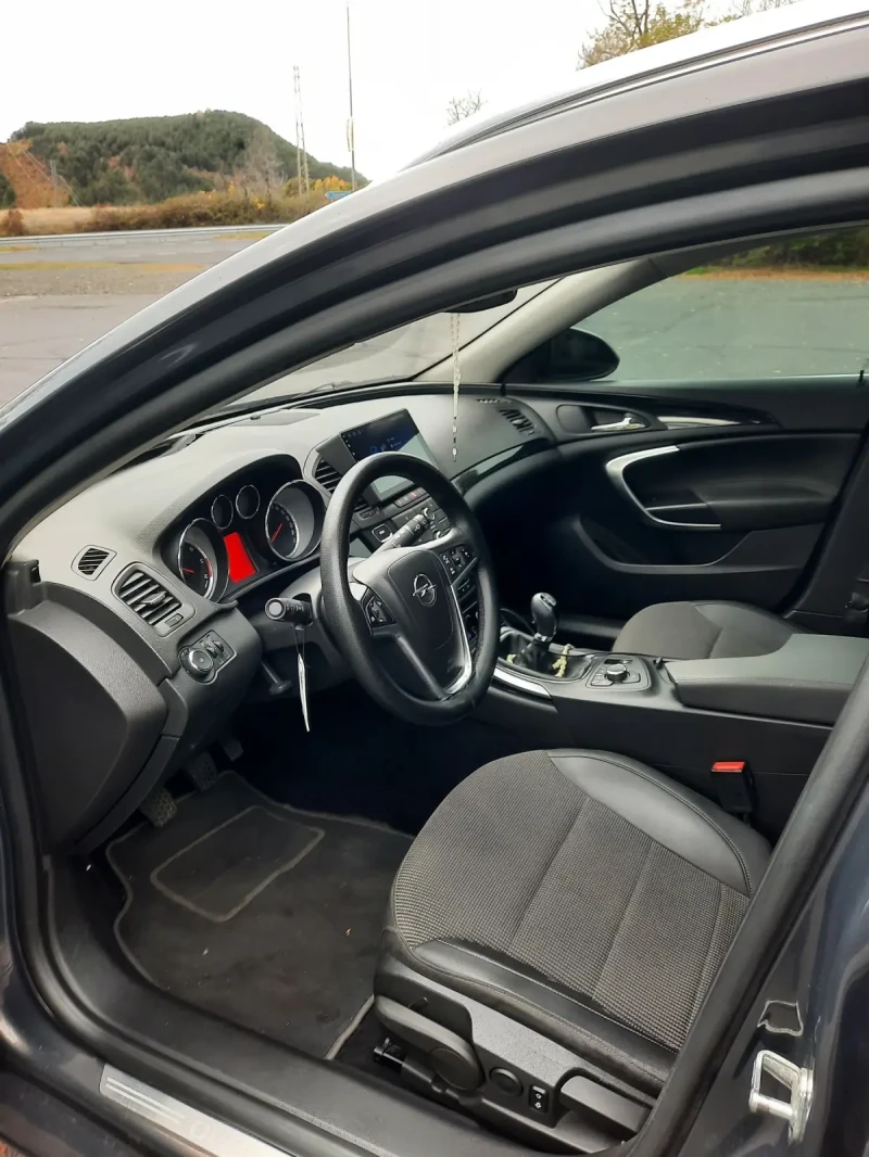 Opel Insignia, снимка 9 - Автомобили и джипове - 52211151