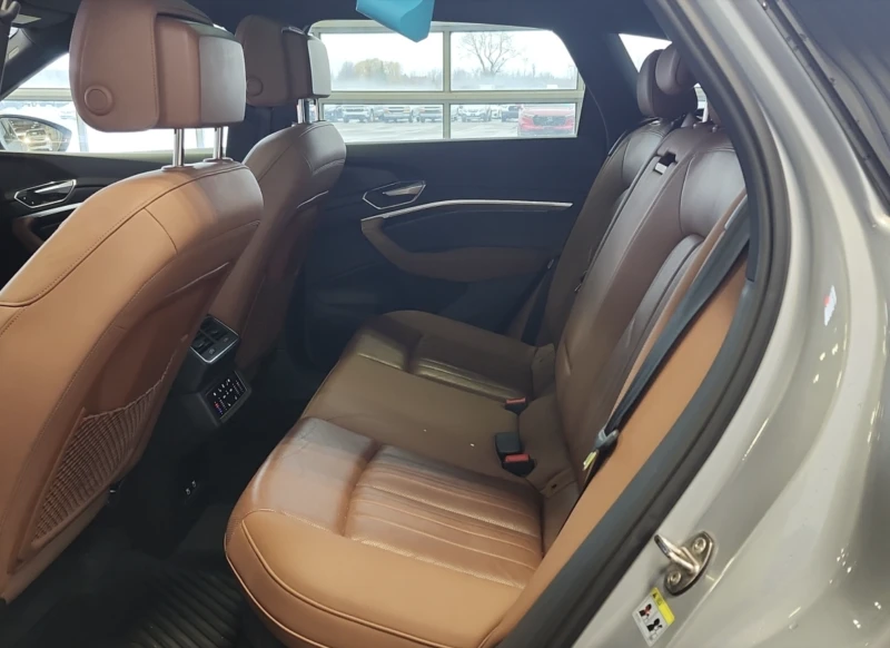 Audi E-Tron PROGRESSIV, снимка 11 - Автомобили и джипове - 52637600