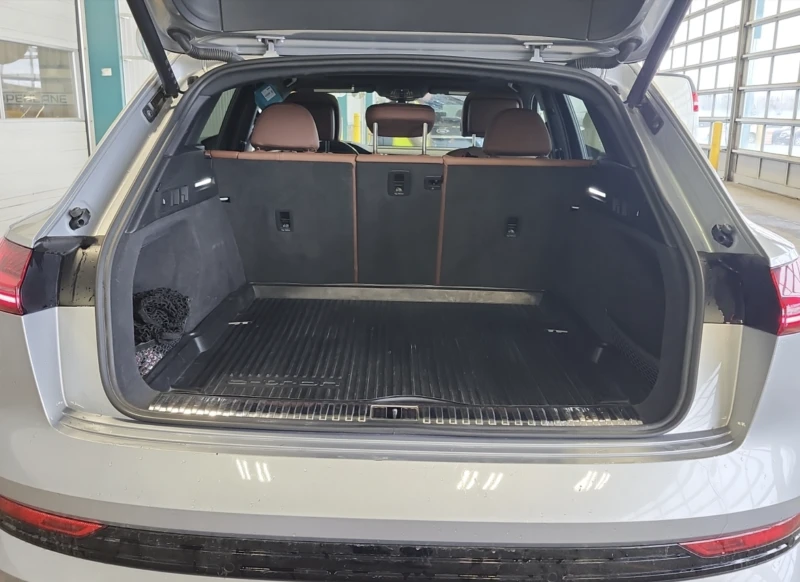 Audi E-Tron PROGRESSIV, снимка 12 - Автомобили и джипове - 52637600