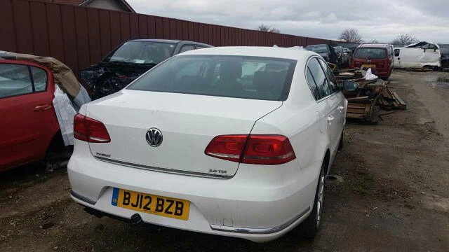 VW Passat 2,0TDI CFFA, снимка 12 - Автомобили и джипове - 42072374