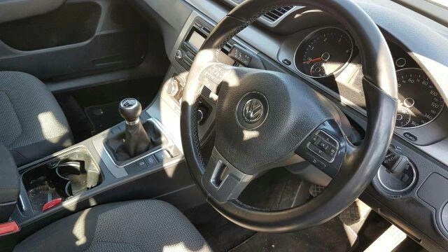 VW Passat 2,0TDI CFFA, снимка 10 - Автомобили и джипове - 42072374