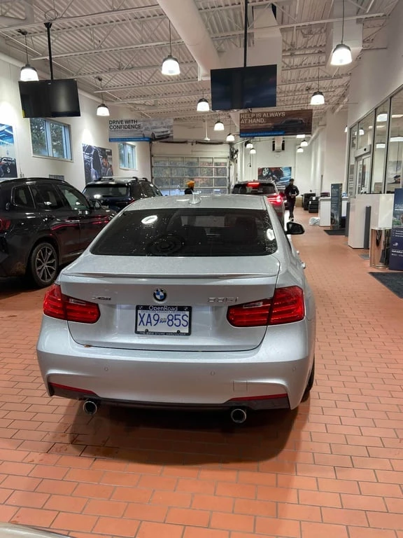 BMW 335 * xDrive * CARFAX *    | Mobile.bg   4