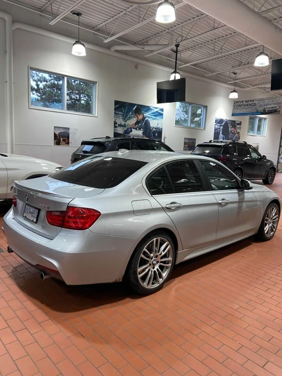 BMW 335 * xDrive * CARFAX *    | Mobile.bg   3