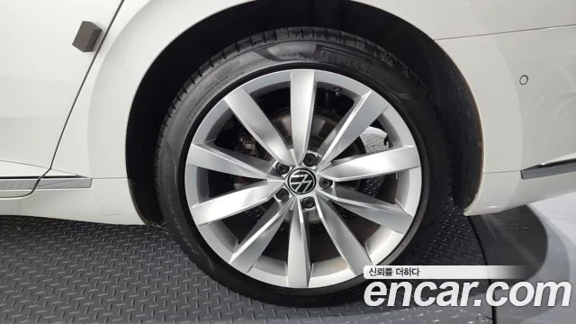 VW Arteon, снимка 5 - Автомобили и джипове - 54105843