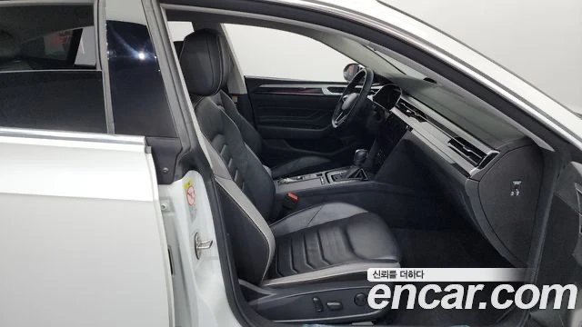 VW Arteon, снимка 11 - Автомобили и джипове - 54105843