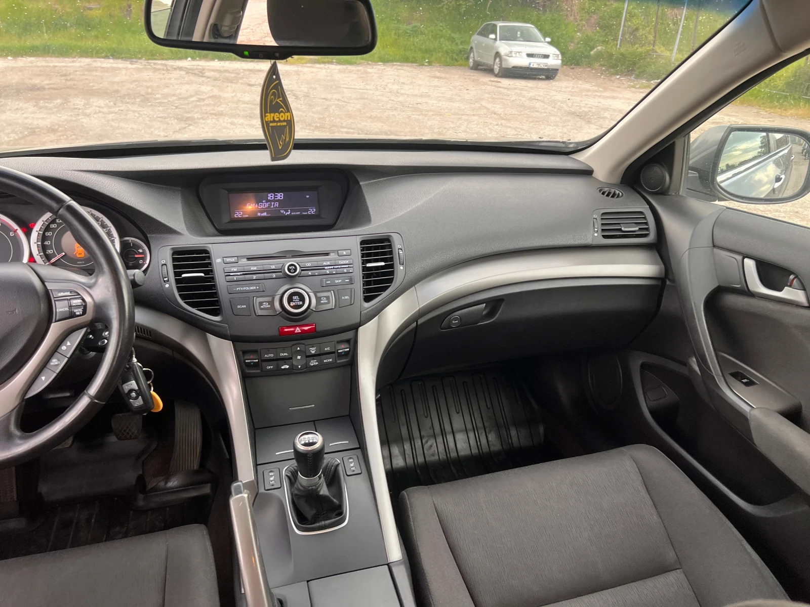 Honda Accord 2.2 дизел - изображение 9