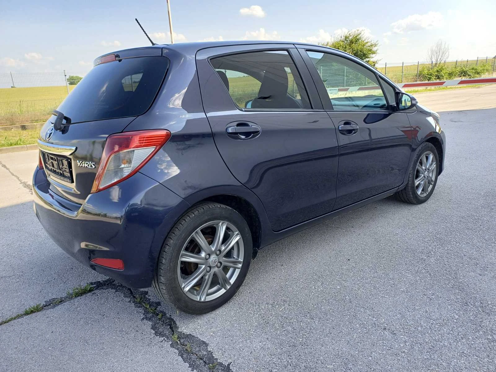 Toyota Yaris 1.4 D4D 6sk  Панорама/Камера - изображение 4
