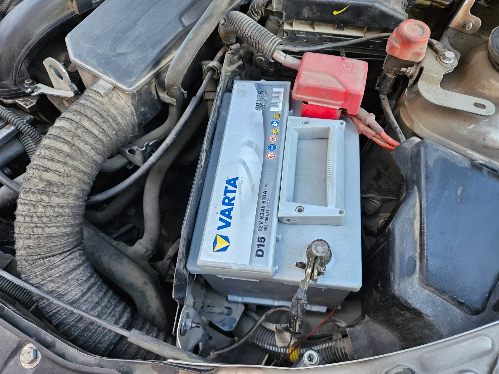 Renault Clio 1.4 16V, Symbol - изображение 9