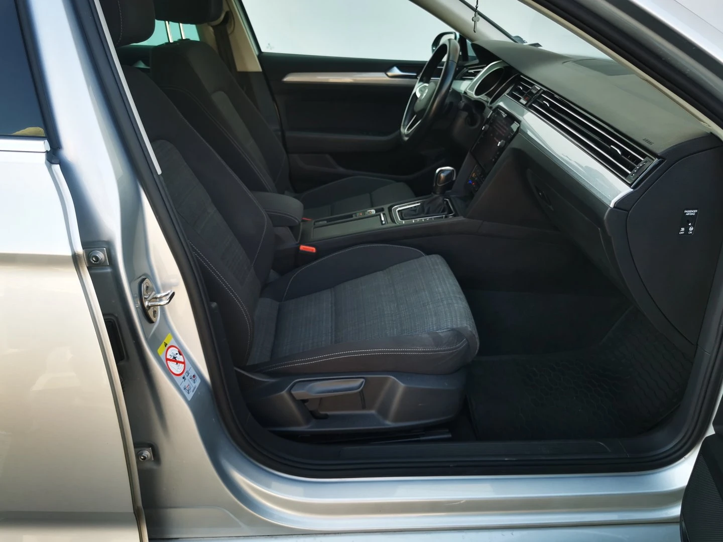 VW Passat VW Passat Var. Business 2.0 TDI SCR DSG - изображение 6