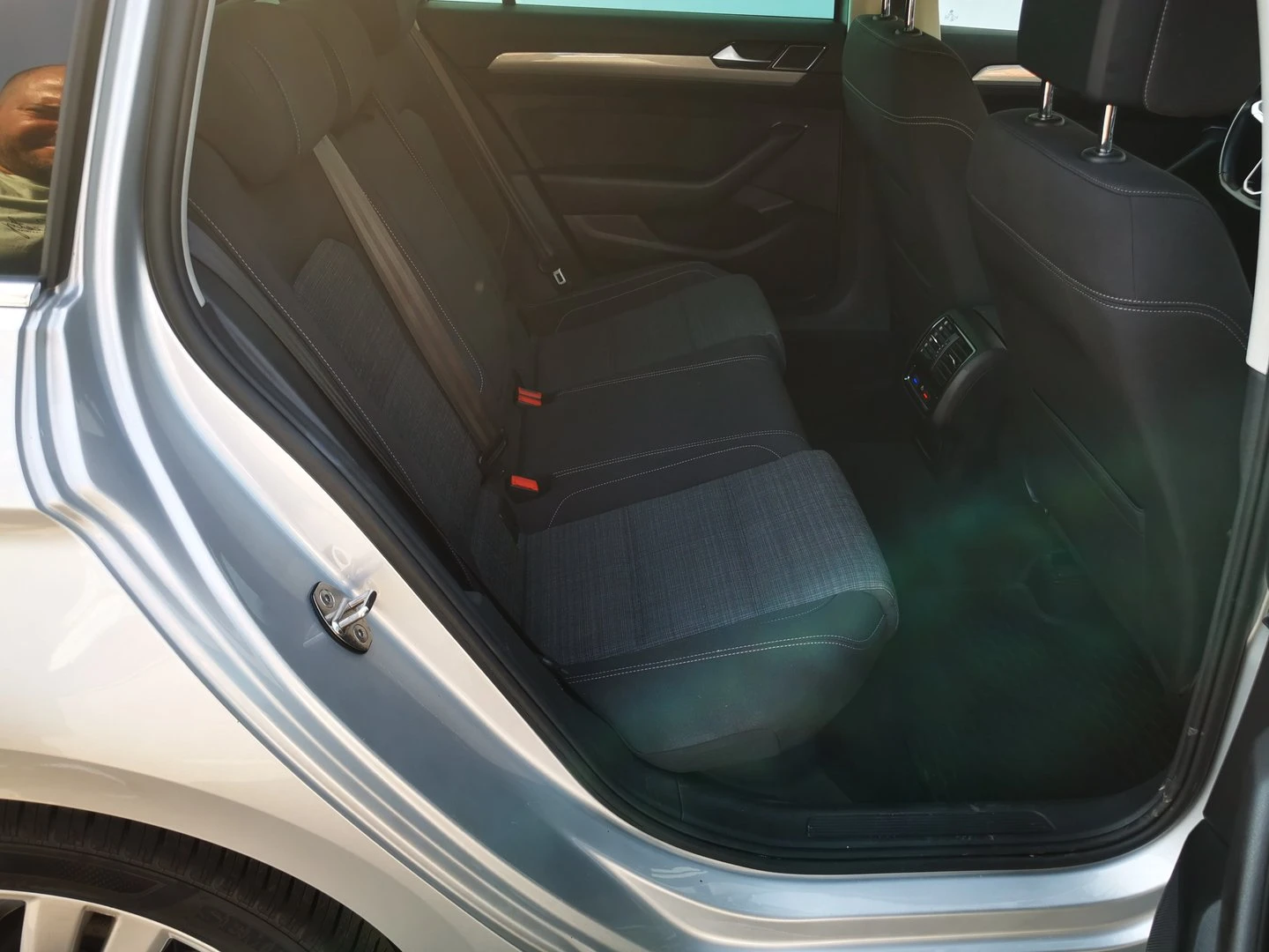 VW Passat VW Passat Var. Business 2.0 TDI SCR DSG | Mobile.bg � ����������� 8
