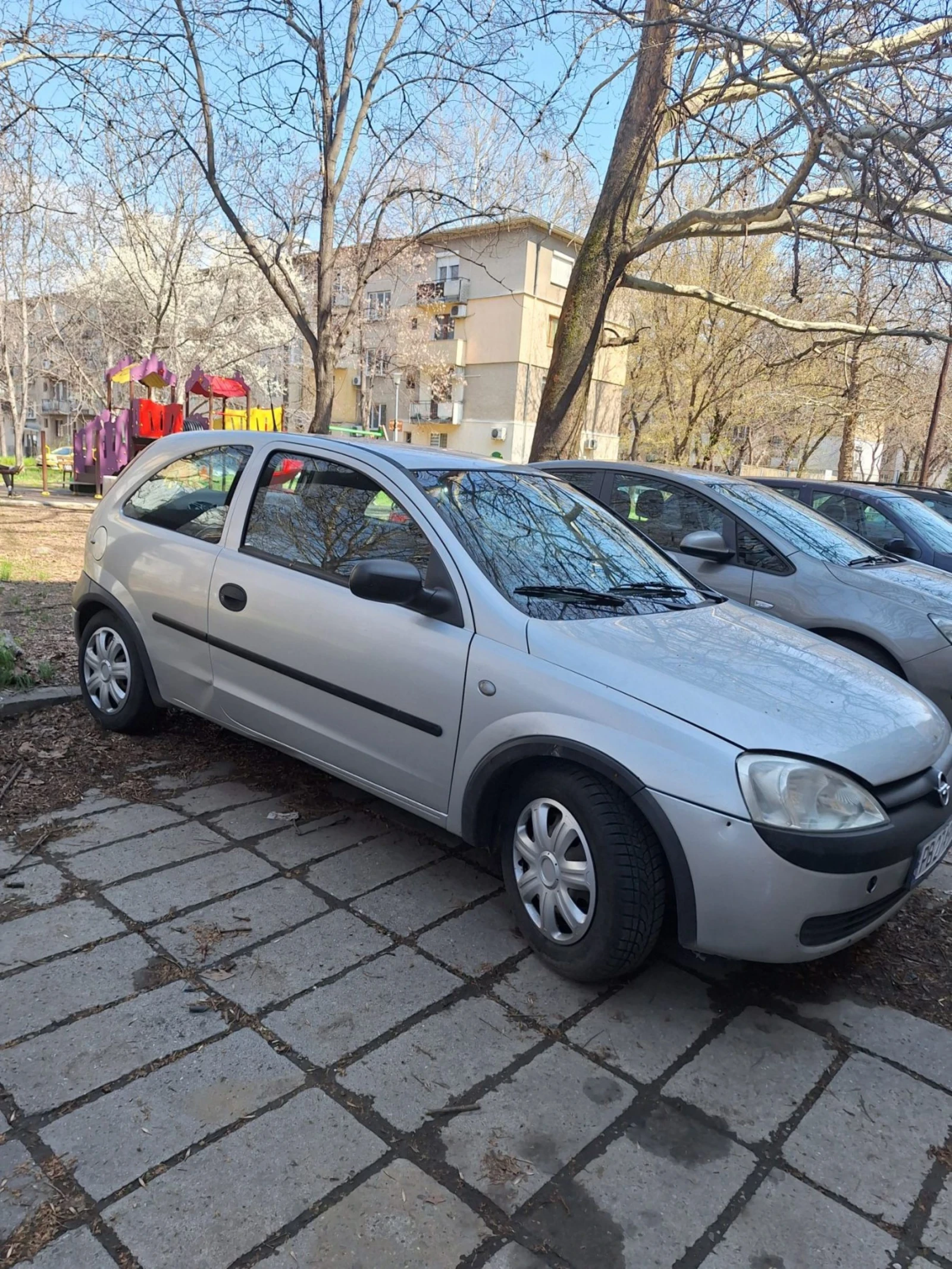 Opel Corsa 1.0i Климатик, снимка 2 - Автомобили и джипове - 53976526