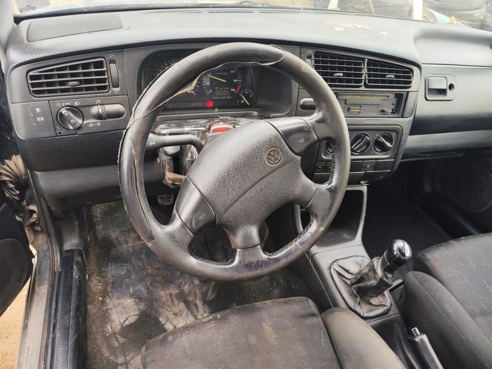 VW Golf 2.0, снимка 5 - Автомобили и джипове - 54214386