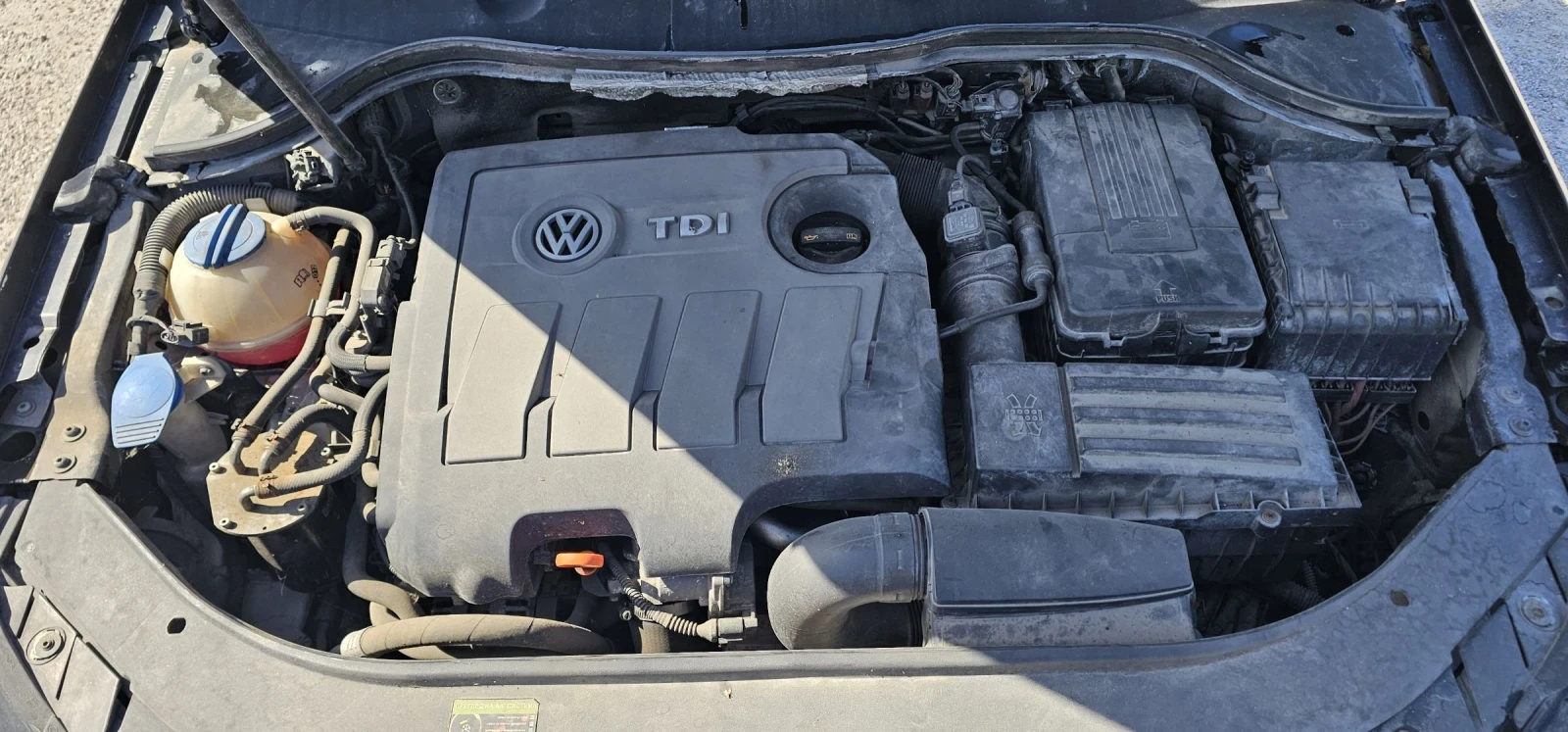 VW Passat 1, 6 TDI 105к.с., снимка 5 - Автомобили и джипове - 54328047