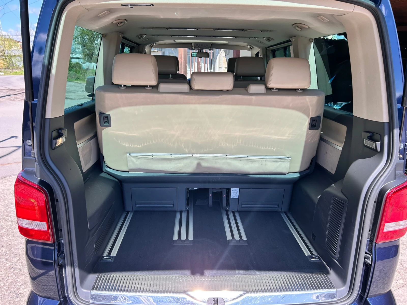 VW Multivan 2.0TDI 4MOTION HIGHLINE, снимка 17 - Автомобили и джипове - 54417548