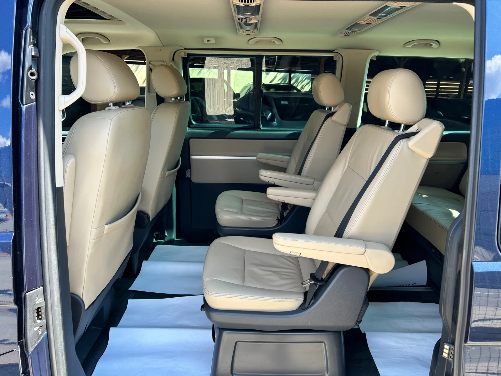 VW Multivan 2.0TDI 4MOTION HIGHLINE, снимка 14 - Автомобили и джипове - 54417548