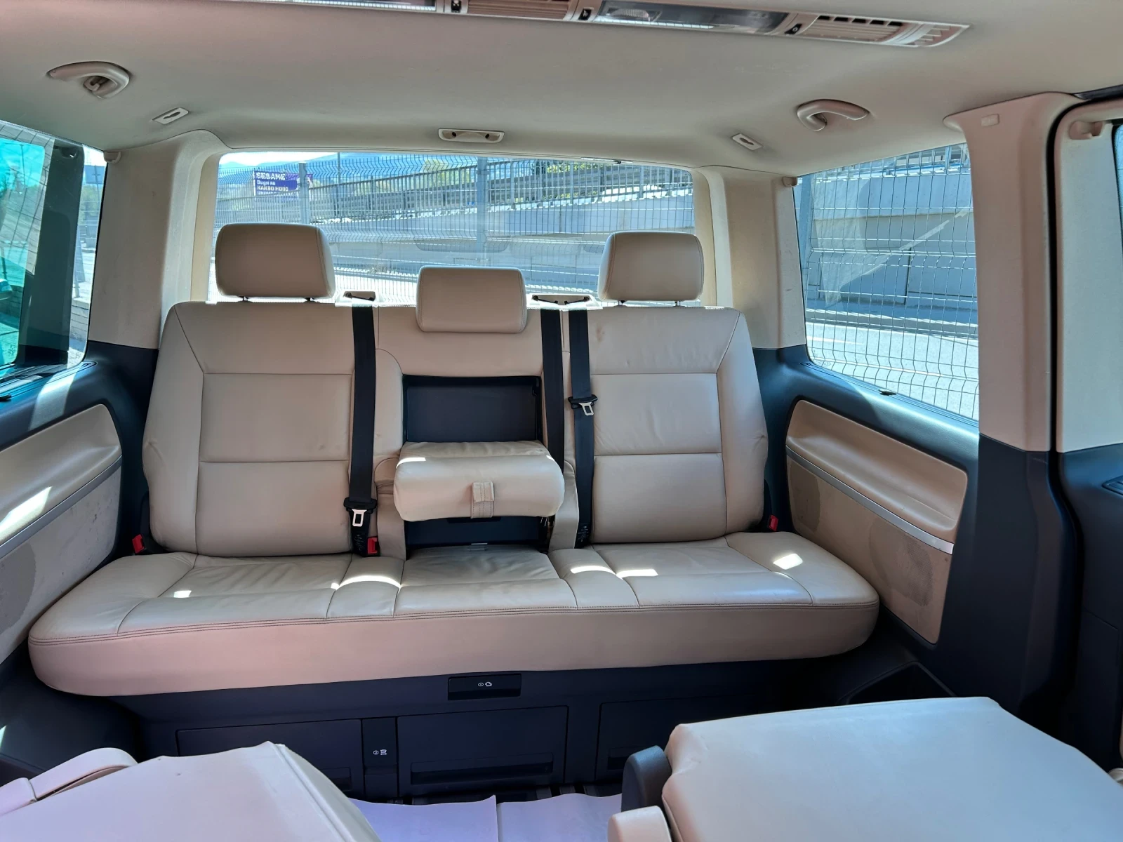 VW Multivan 2.0TDI 4MOTION HIGHLINE, снимка 15 - Автомобили и джипове - 54417548