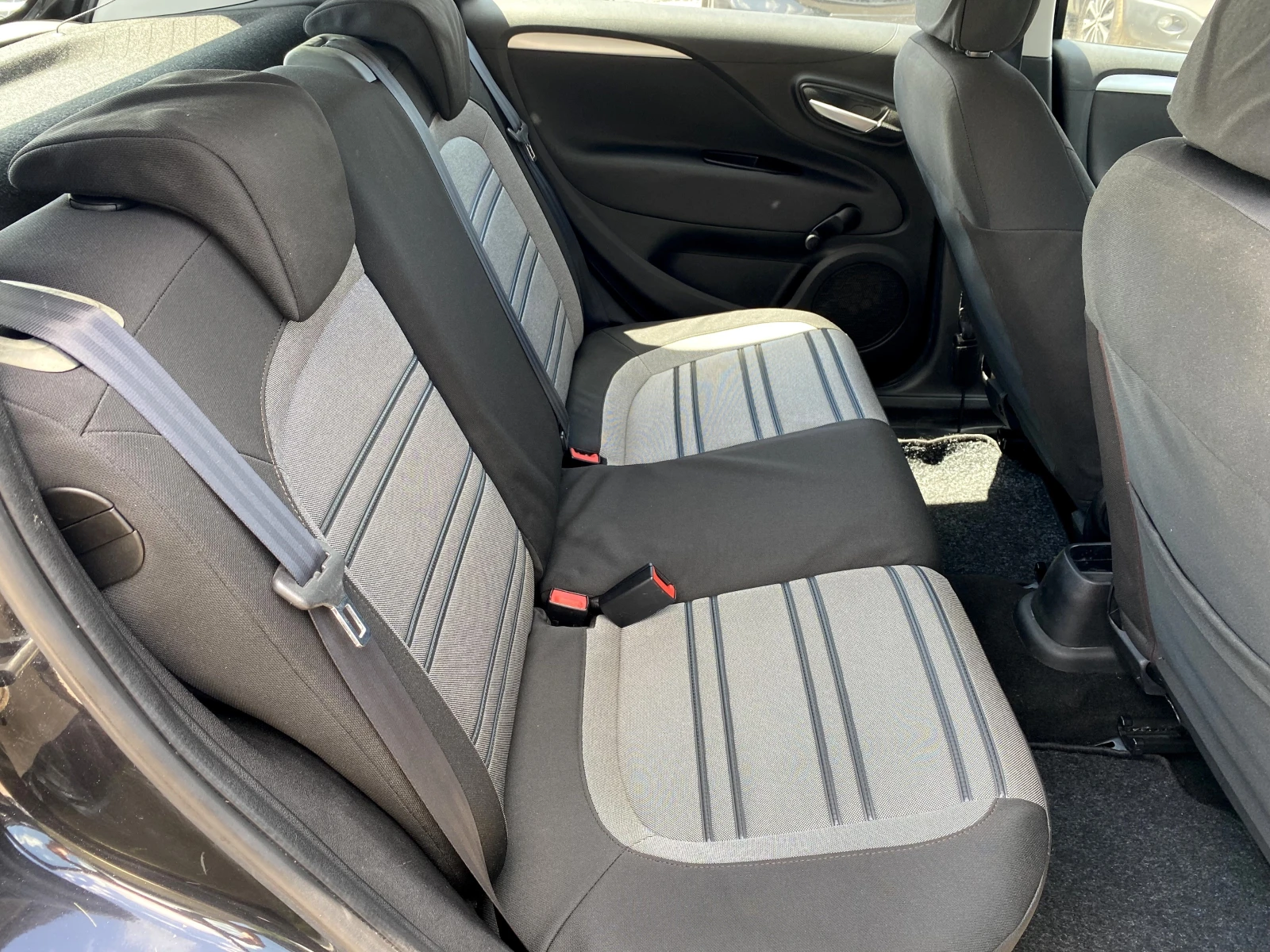 Fiat Punto Evo 1.4i Natural Power 154x.км---КТЕО---, снимка 10 - Автомобили и джипове - 55100393