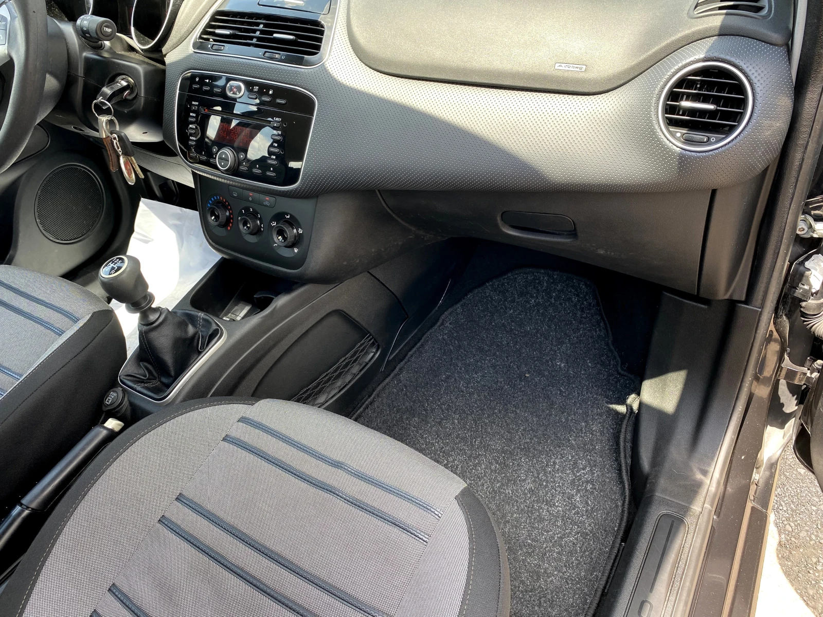 Fiat Punto Evo 1.4i Natural Power 154x.км---КТЕО---, снимка 8 - Автомобили и джипове - 55100393