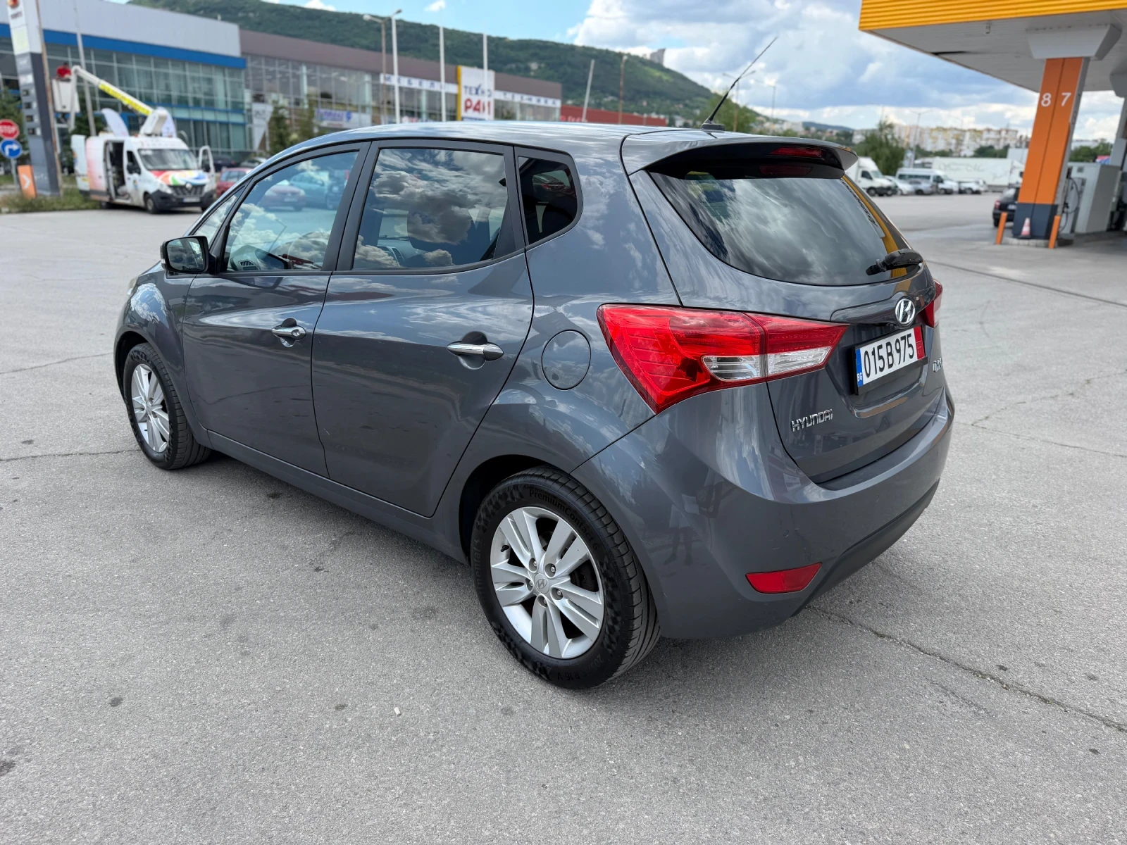 Hyundai Ix20 1.6i Швейцария, снимка 2 - Автомобили и джипове - 55193696