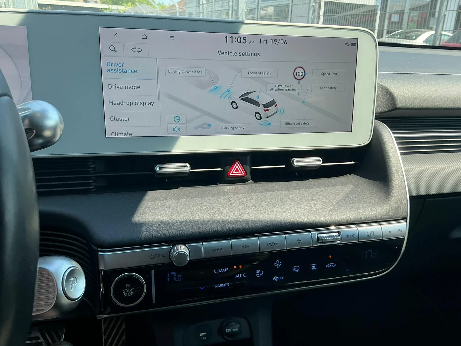 Hyundai Ioniq 5 UNIQ* 77.4KW* 325H.P.* AWD* ГАРАНЦИЯ* ПАНОРАМА, снимка 10 - Автомобили и джипове - 55342154