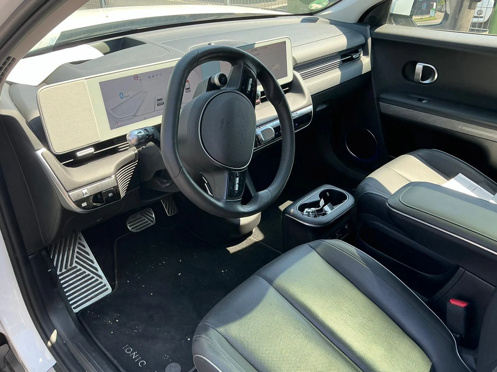 Hyundai Ioniq 5 UNIQ* 77.4KW* 325H.P.* AWD* ГАРАНЦИЯ* ПАНОРАМА, снимка 4 - Автомобили и джипове - 55342154