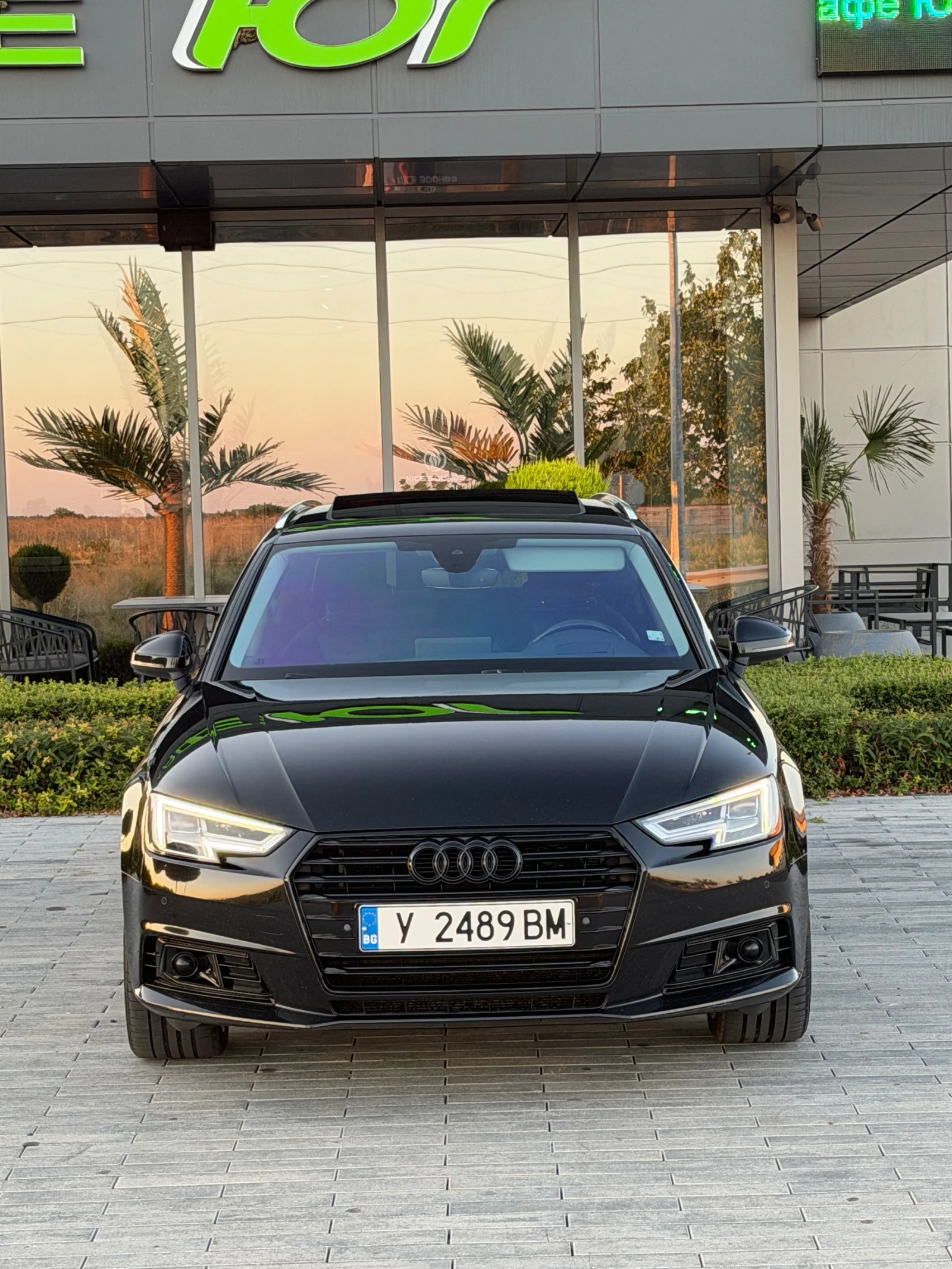 Audi A4 2.0TDI/190/PANORAMA/DISTRONIC/HEADUP/LIZING, снимка 2 - Автомобили и джипове - 55715094