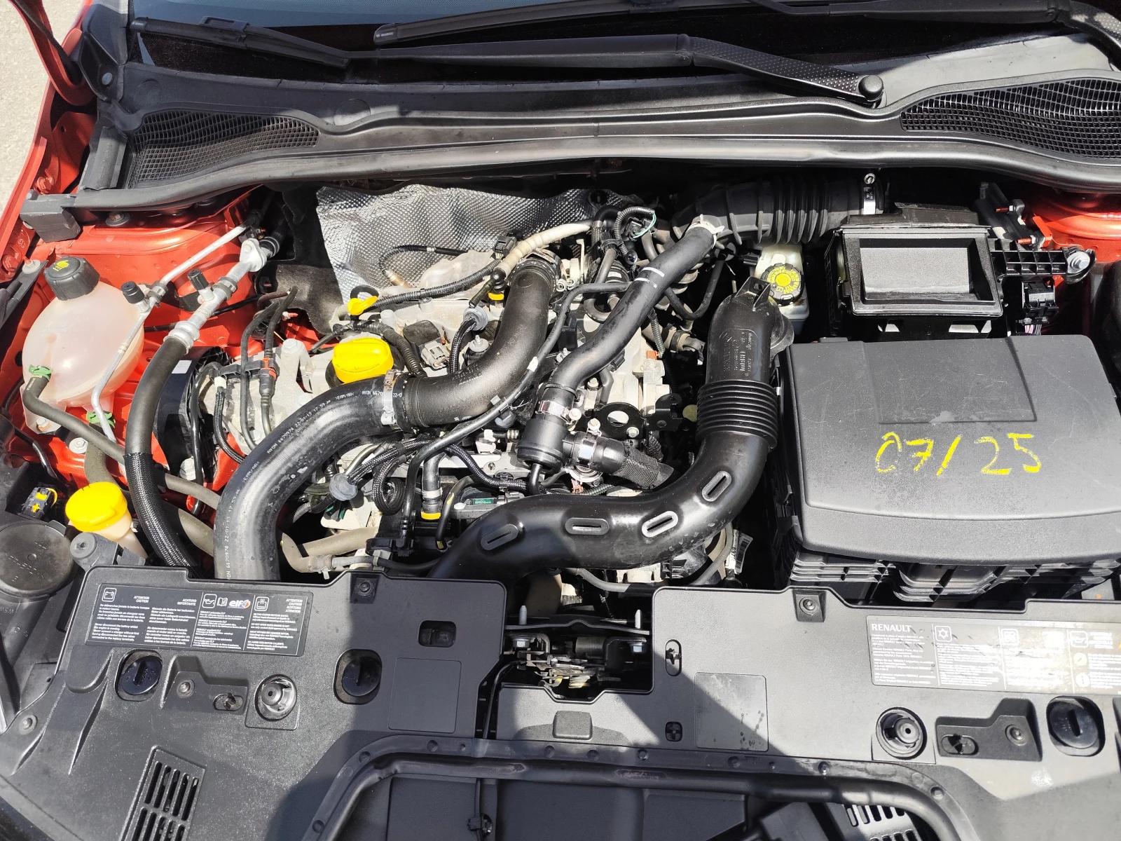 Renault Clio 900i* LED* NAVI* , снимка 14 - Автомобили и джипове - 55853971