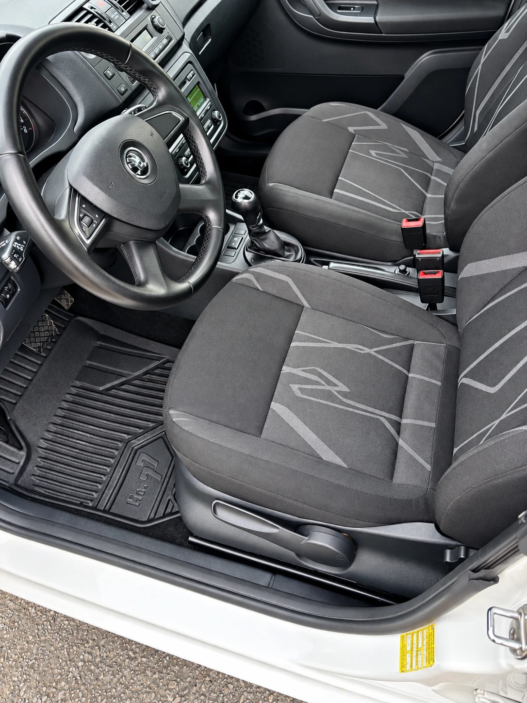 Skoda Fabia, снимка 8 - Автомобили и джипове - 56707228