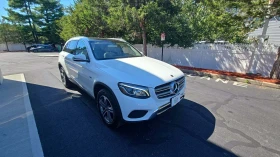  Mercedes-Benz GLC 30...