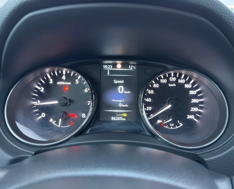 Nissan Qashqai 1.2 i - KEYLESS/ 360/ PANORAMA/ HEAT/ 86.000 km, снимка 11 - Автомобили и джипове - 52134907