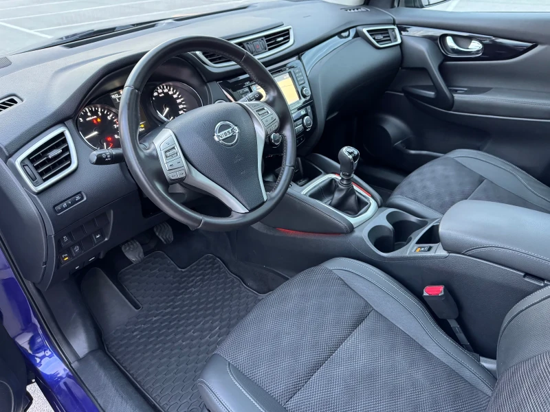 Nissan Qashqai 1.2 i - KEYLESS/ 360/ PANORAMA/ HEAT/ 86.000 km, снимка 8 - Автомобили и джипове - 52134907