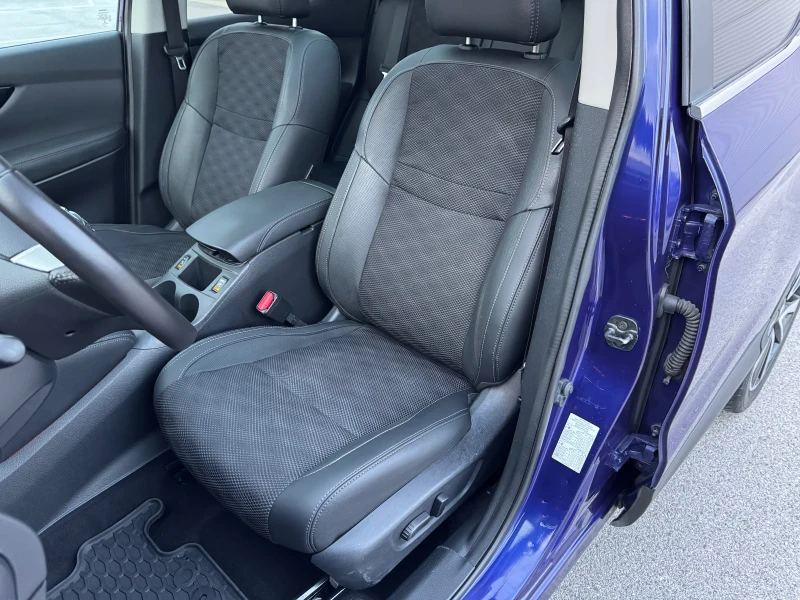 Nissan Qashqai 1.2 i - KEYLESS/ 360/ PANORAMA/ HEAT/ 86.000 km, снимка 16 - Автомобили и джипове - 52134907