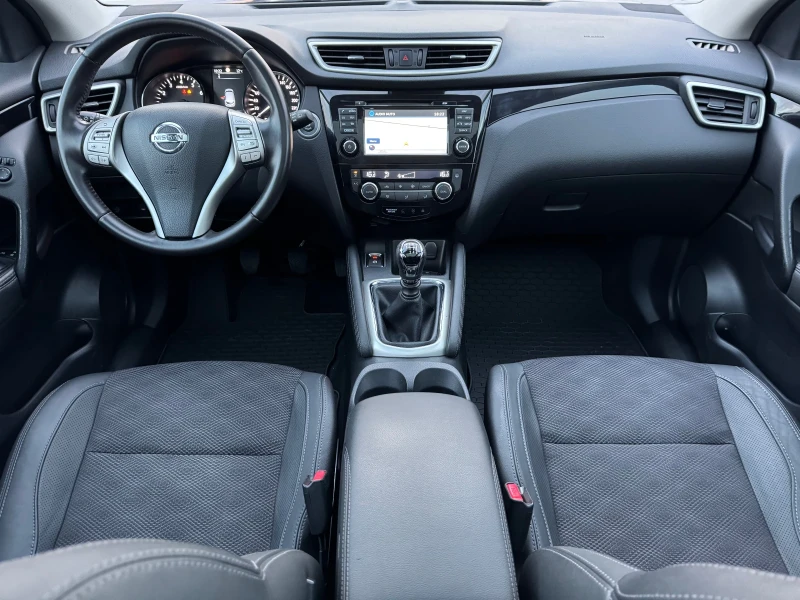 Nissan Qashqai 1.2 i - KEYLESS/ 360/ PANORAMA/ HEAT/ 86.000 km, снимка 9 - Автомобили и джипове - 52134907